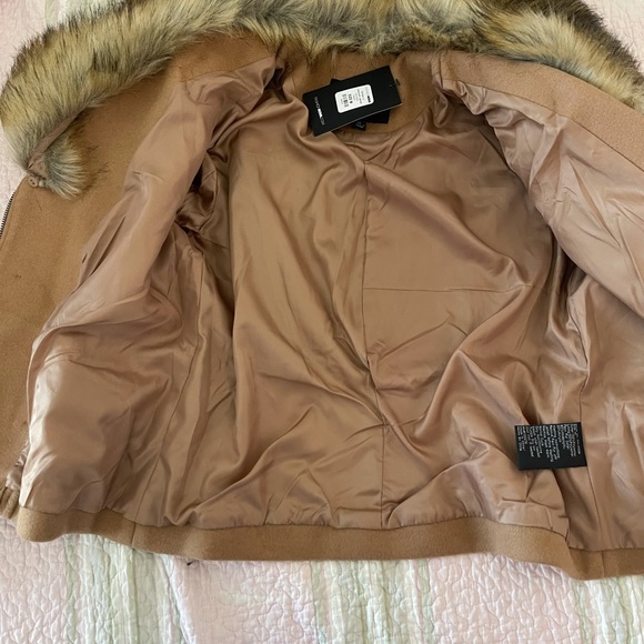 Tan winter coat with fur Fashion Nova Winter in Vermont size M NWT - Picture 5 of 5